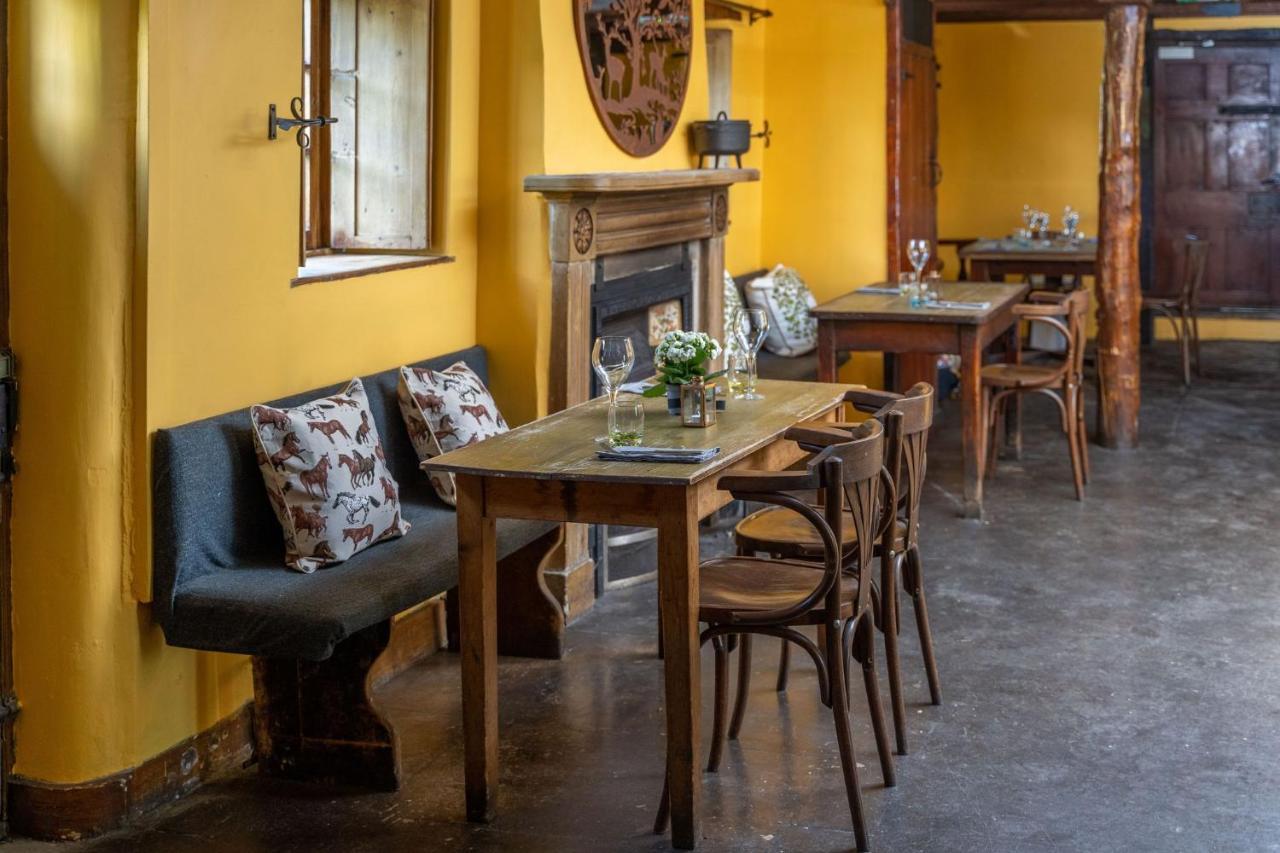 Rising Sun Pub, Restaurant And Rooms Lacock Eksteriør billede