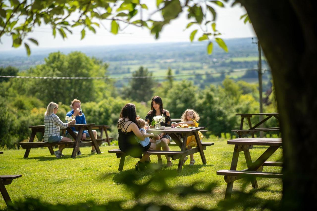Rising Sun Pub, Restaurant And Rooms Lacock Eksteriør billede